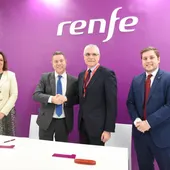 El acuerdo lo han firmado los presidentes de la Junta y Renfe El acuerdo lo han firmado los presidentes de la Junta y Renfe