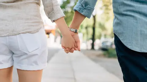 Una pareja de la mano Una pareja de la mano