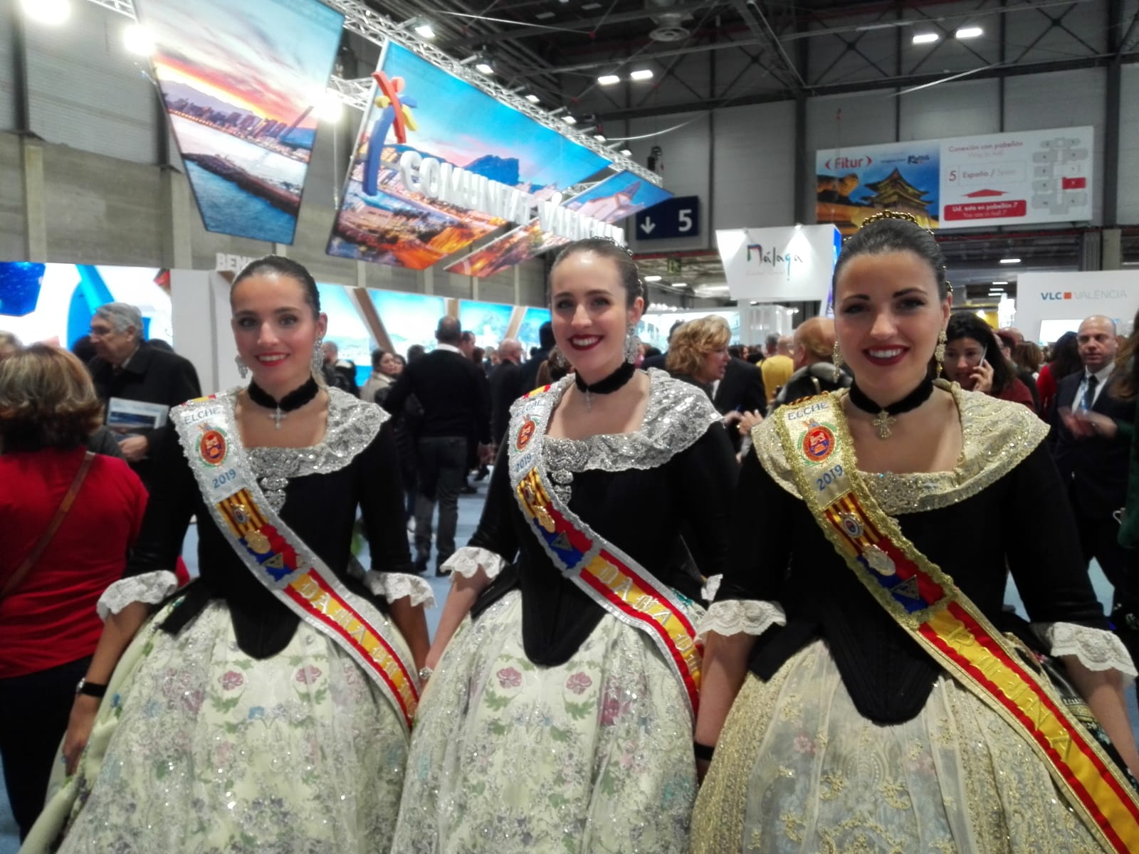 La Reina y las Damas de Elche embajadoras en FITUR 2020 La Reina y las Damas de Elche embajadoras en FITUR 2020