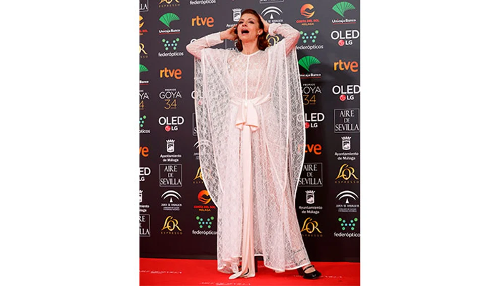 La actriz Nawja Nimri en la alfrombra roja de los Goya 2020