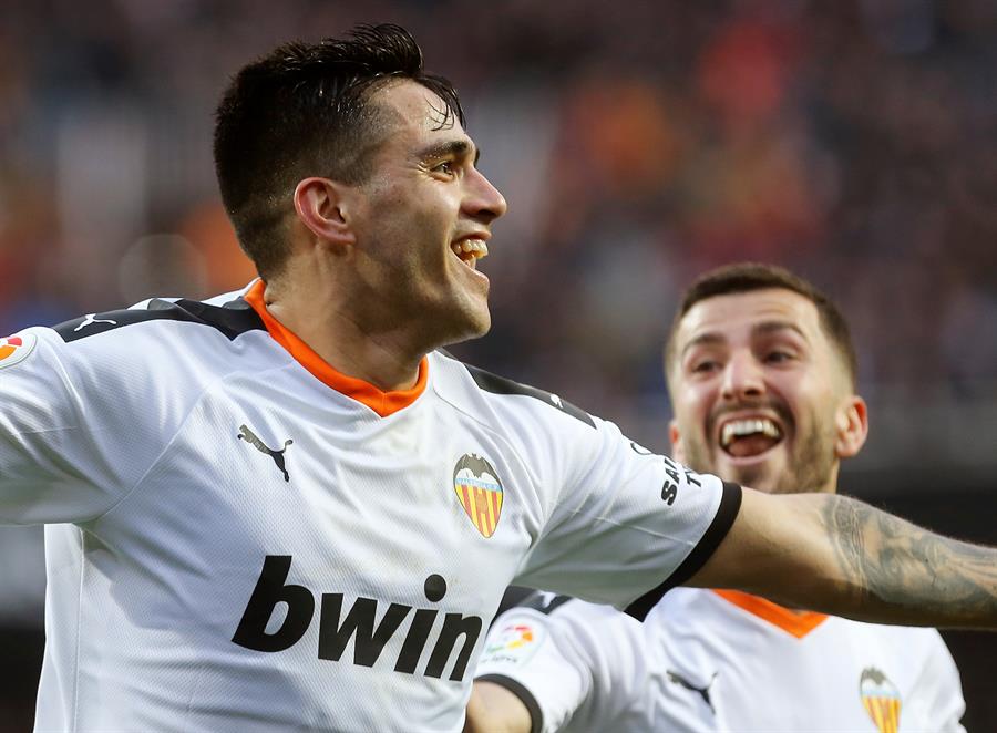 El Valencia vive pendiente de hasta 7 futbolistas El Valencia vive pendiente de hasta 7 futbolistas