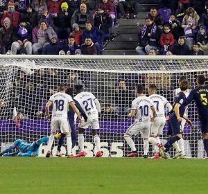 Nacho anota un cabezazo en Pucela. Nacho anota un cabezazo en Pucela.