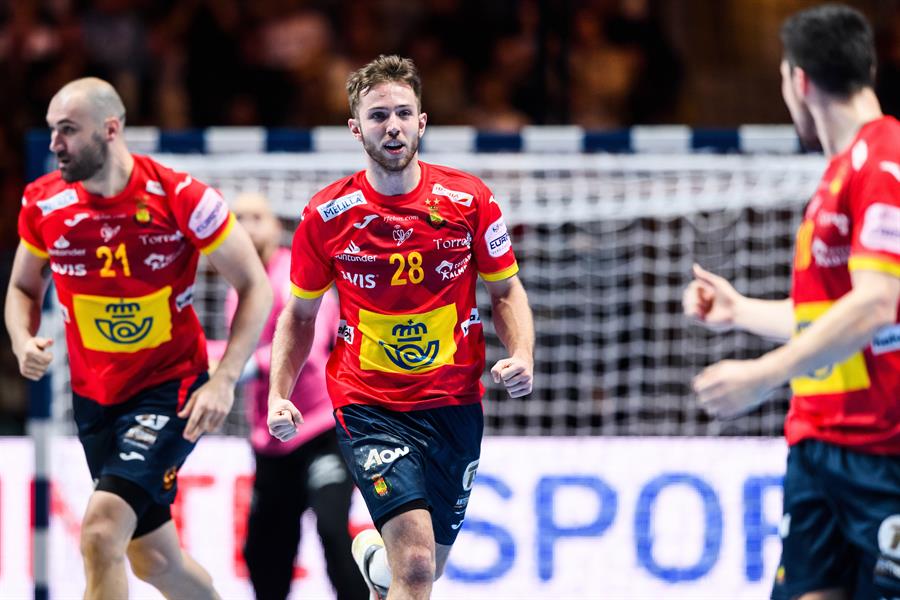 Áleix Gómez: "Estoy muy agradecido por la confianza que me dan para lanzar los penaltis" Áleix Gómez: "Estoy muy agradecido por la confianza que me dan para lanzar los penaltis"