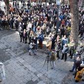 Decenas de personas se han concentrado en la Plaza de España de Daimiel