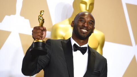 Lo consigui&oacute; gracias a 'Dear Basketball', el poema con el que se despidi&oacute; de la NBA