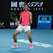 Rafa Nadal celebra un punto contra Kyrgios