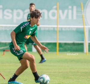 Gonzalo Villar, en un entrenamiento con el Elche CF. Gonzalo Villar, en un entrenamiento con el Elche CF.