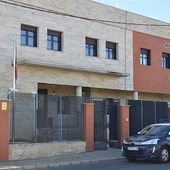 Comisaría de la Policía Nacional de Valdepeñas Comisaría de la Policía Nacional de Valdepeñas