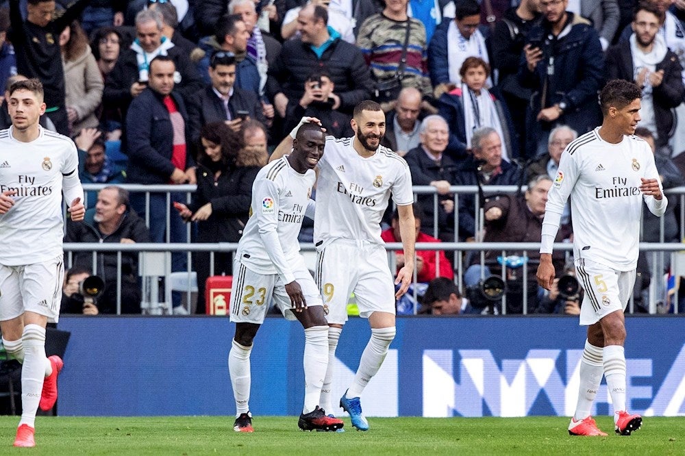 Benzema tumba al Atlético y da el derbi al Real Madrid, que seguirá líder en solitario de LaLiga Benzema tumba al Atlético y da el derbi al Real Madrid, que seguirá líder en solitario de LaLiga