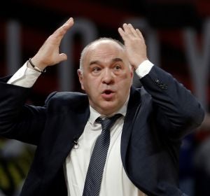 Pablo Laso, en actitud de asombro. Pablo Laso, en actitud de asombro.