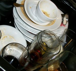 Platos sucios apilados Platos sucios apilados