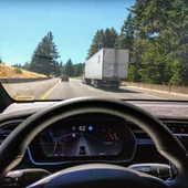 visión del exterior de un coche por la carretera visión del exterior de un coche por la carretera