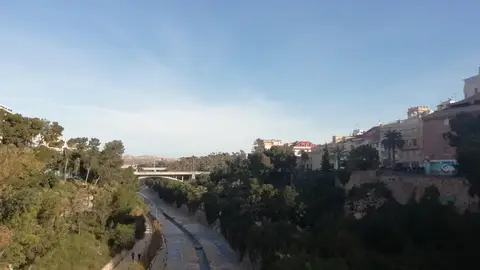 Ladera del río Vinalopó a su paso por Elche. Ladera del río Vinalopó a su paso por Elche.