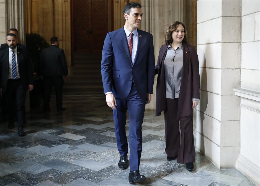 Colau promete a Sánchez que Barcelona será la "principal aliada" para el diálogo Colau promete a Sánchez que Barcelona será la "principal aliada" para el diálogo