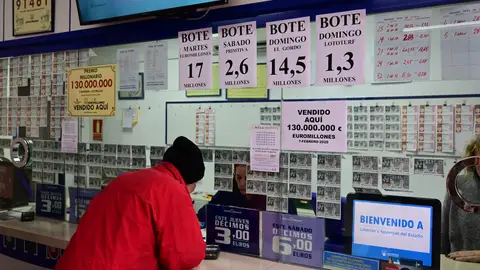 Premio de Euromillón repartido en una administración Premio de Euromillón repartido en una administración