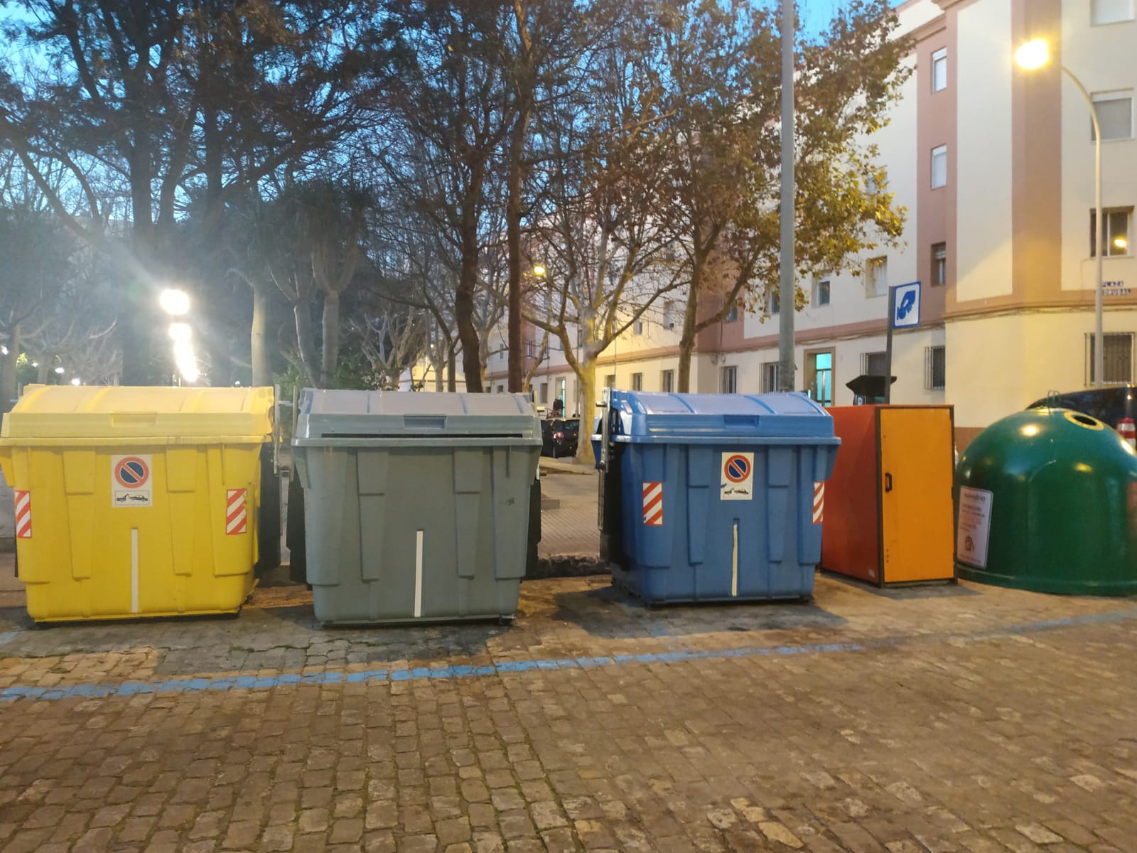 Se adelanta la recogida de residuos sólidos durante la feria de Mérida al tiempo que se refuerza el servicio Se adelanta la recogida de residuos sólidos durante la feria de Mérida al tiempo que se refuerza el servicio