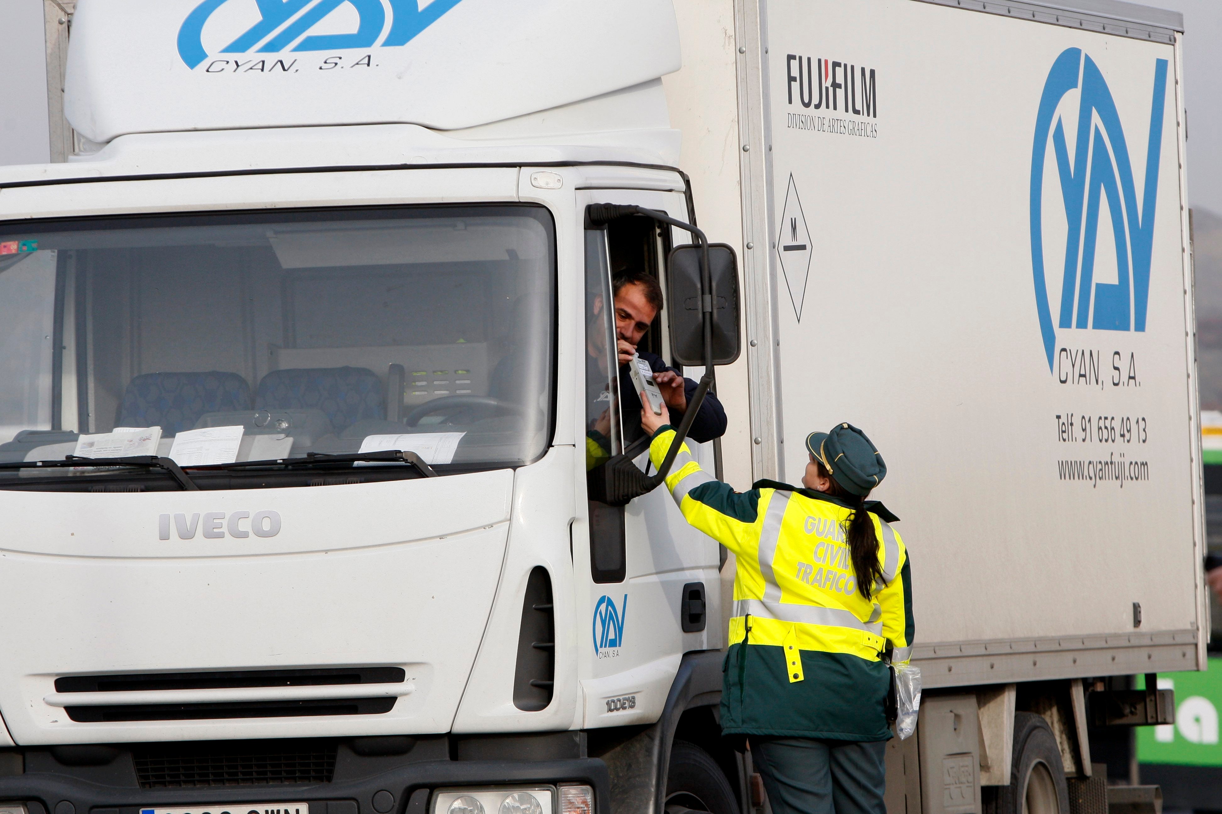 Los transportistas de Castellón piden protocolos ante el coronavirus Los transportistas de Castellón piden protocolos ante el coronavirus