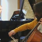 Tres jóvenes artistas llenan de música clásica un pueblo de solo diez habitantes de Burgos