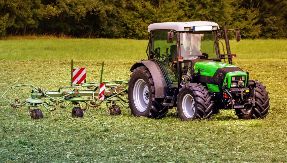 Tractor en el campo Tractor en el campo