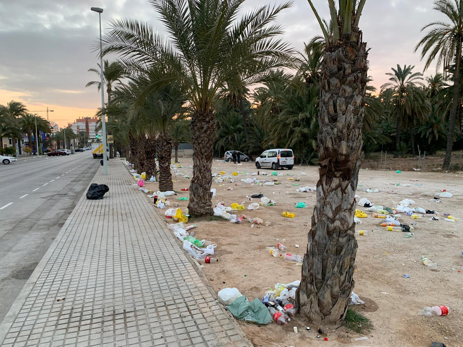 Cs Elche pide acabar con “el botellón” en la zona de ocio del polígono de Altabix Cs Elche pide acabar con “el botellón” en la zona de ocio del polígono de Altabix