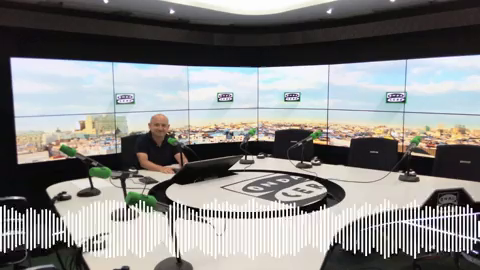 Javier Hernández hizo comadrona cuando una compañera rompió aguas en directo Javier Hernández hizo comadrona cuando una compañera rompió aguas en directo