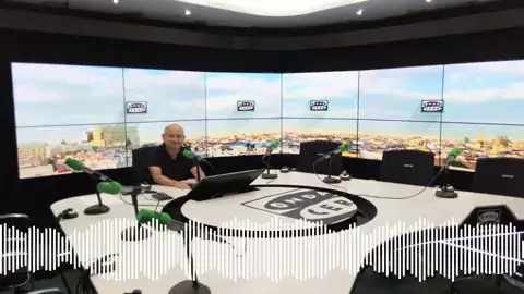 Javier Hernández hizo comadrona cuando una compañera rompió aguas en directo Javier Hernández hizo comadrona cuando una compañera rompió aguas en directo