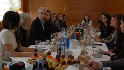 Conde na reunios coas mullers protagonistas da industria forestal en Galicia