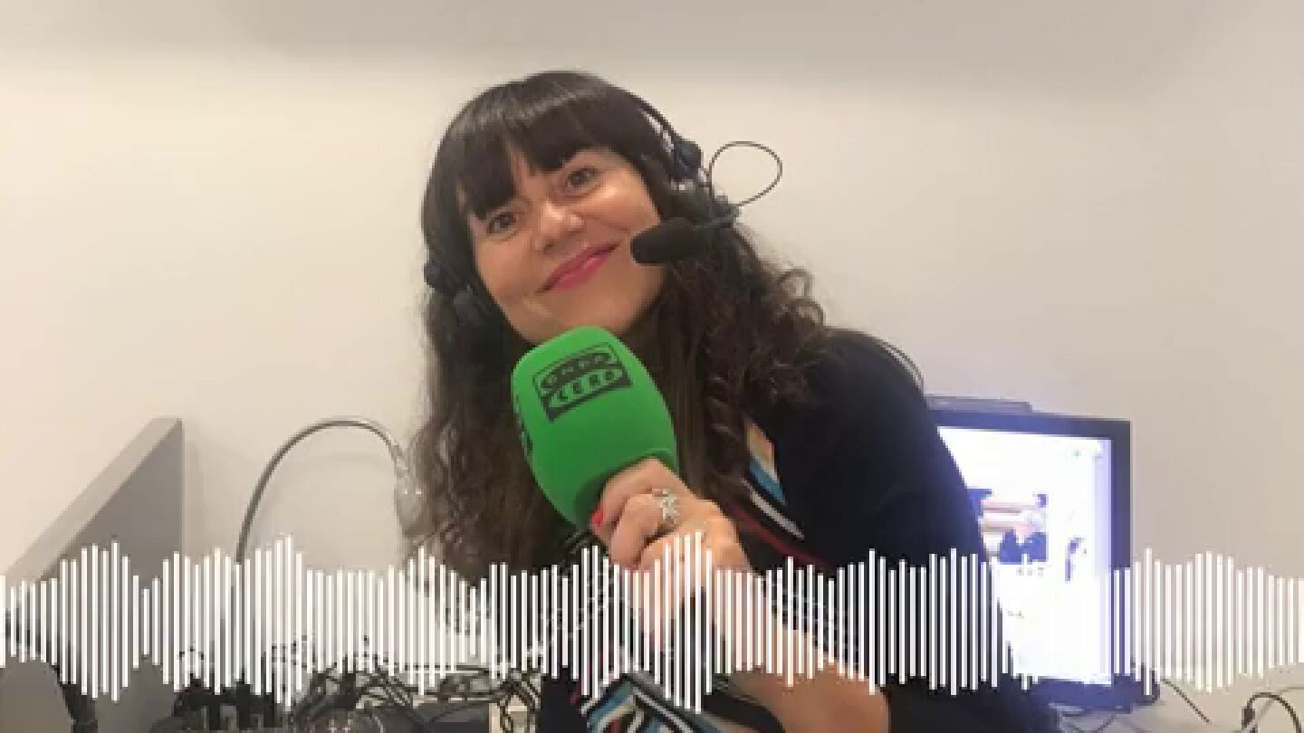 La dificultades que tiene que superar Eva Llamazares al entrar en directo desde la Audiencia Nacional
