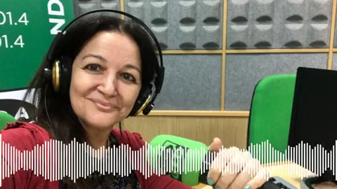 El divertido momento en el que avisaron en directo a Carmen Paul de que la grúa se estaba llevando su coche El divertido momento en el que avisaron en directo a Carmen Paul de que la grúa se estaba llevando su coche