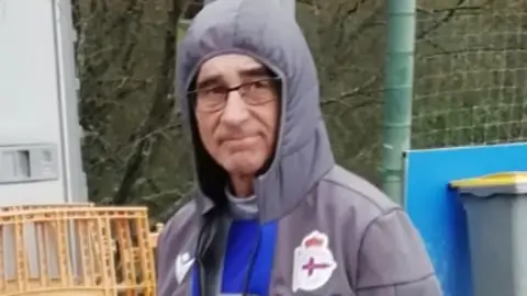 Fernando Vázquez Pena Tras un entrenamiento en Abegondo