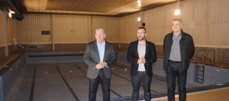 L´alcalde José Benlloch junt amb el regidor d´Esports, Javier Serralvo i tècnics del SME han visitat les instal-lacions d´Aiguasalut. L´alcalde José Benlloch junt amb el regidor d´Esports, Javier Serralvo i tècnics del SME han visitat les instal-lacions d´Aiguasalut.