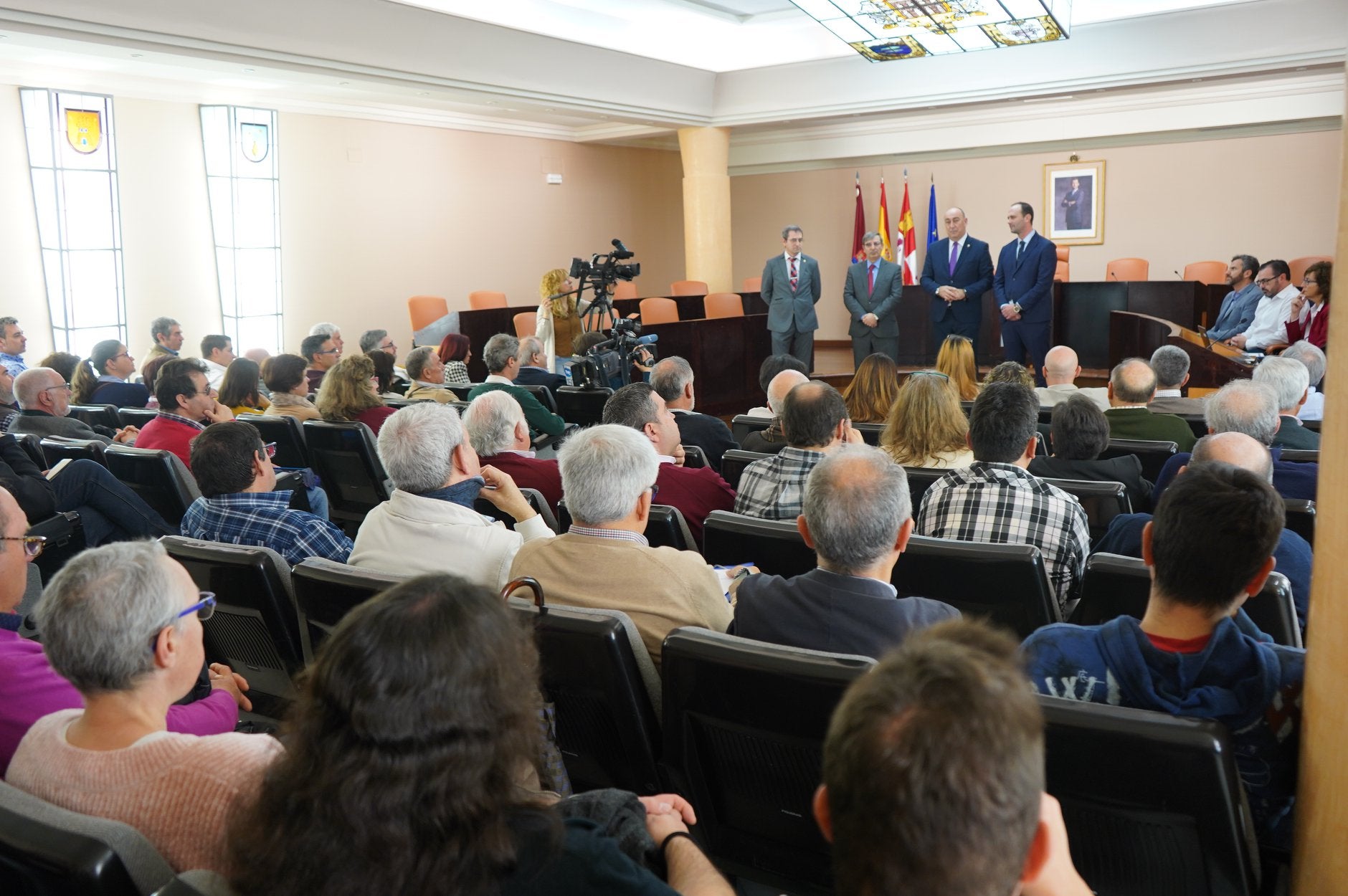 Telefónica llevará la fibra óptica a 179 localidades de la provincia hasta 2021 Telefónica llevará la fibra óptica a 179 localidades de la provincia hasta 2021