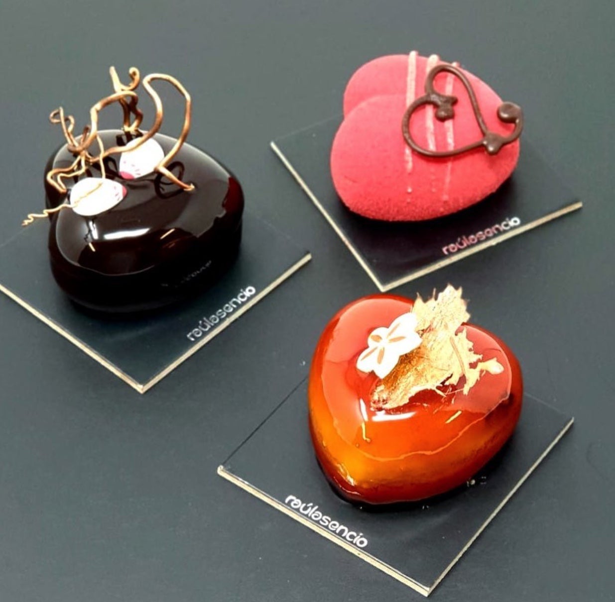 Raúl Asencio crea tres dulces con forma de corazón para celebrar el Día de los Enamorados Raúl Asencio crea tres dulces con forma de corazón para celebrar el Día de los Enamorados