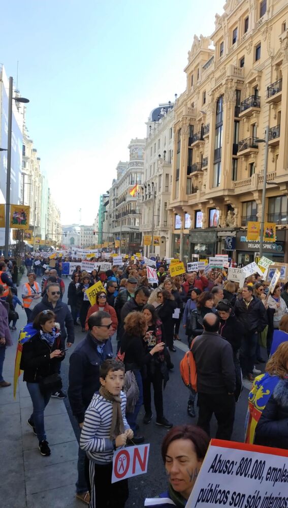 Manifestación en Madrid contra la temporalidad en la contratación de las administraciones públicas.