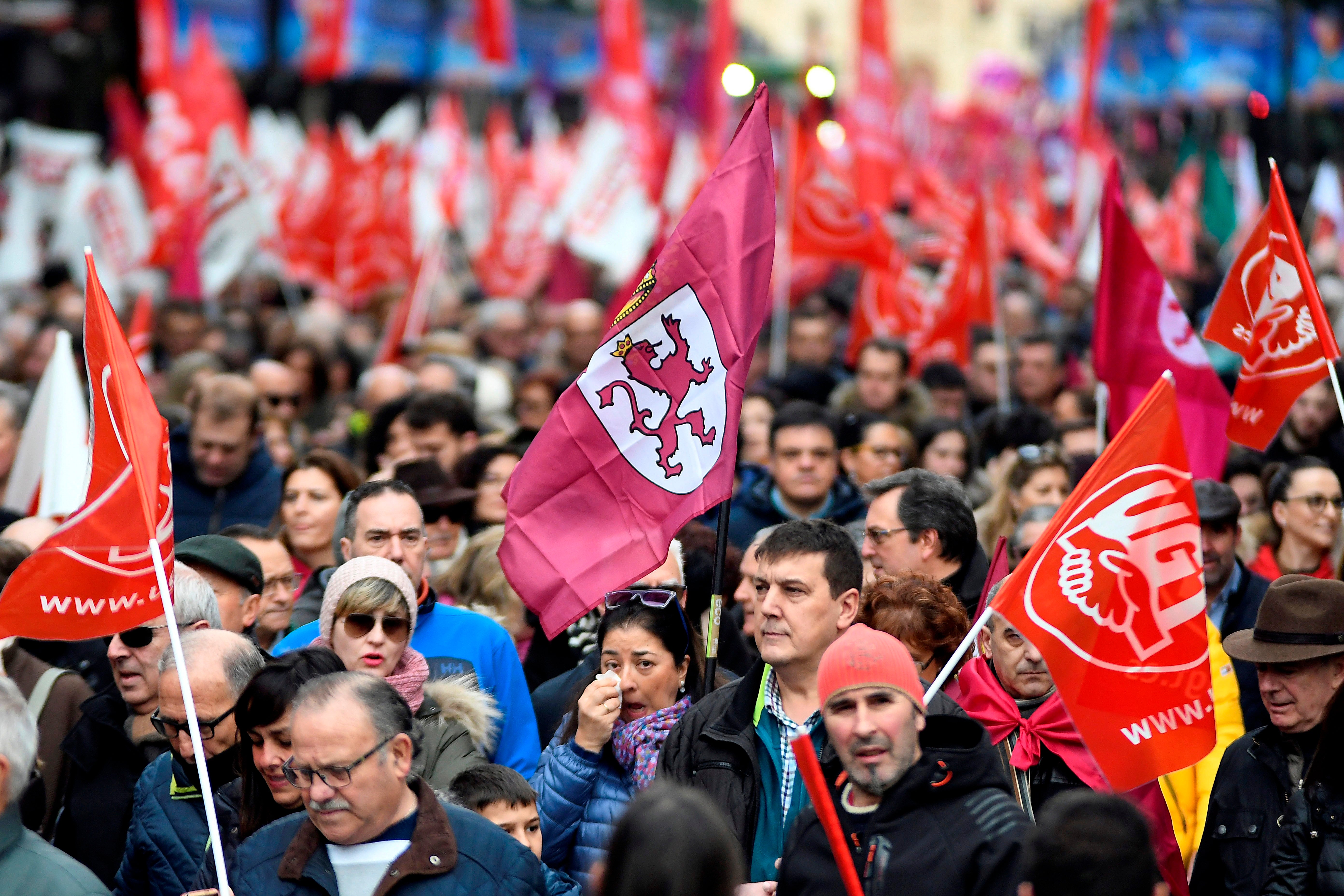 Manifestación histórica en León: "Queremos realidades para la España olvidada" Manifestación histórica en León: "Queremos realidades para la España olvidada"