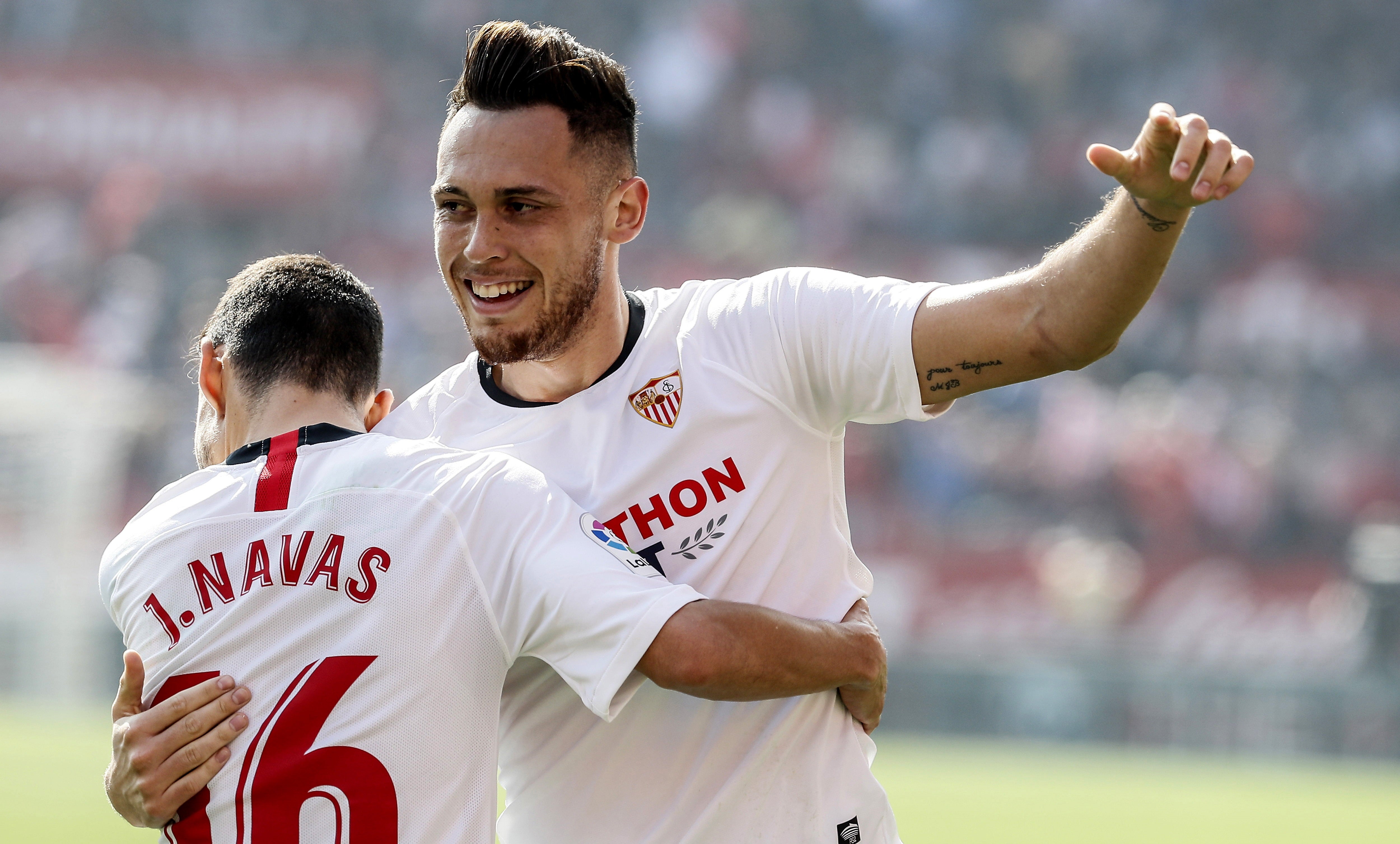 El Sevilla rescató un punto ante un Espanyol en inferioridad El Sevilla rescató un punto ante un Espanyol en inferioridad
