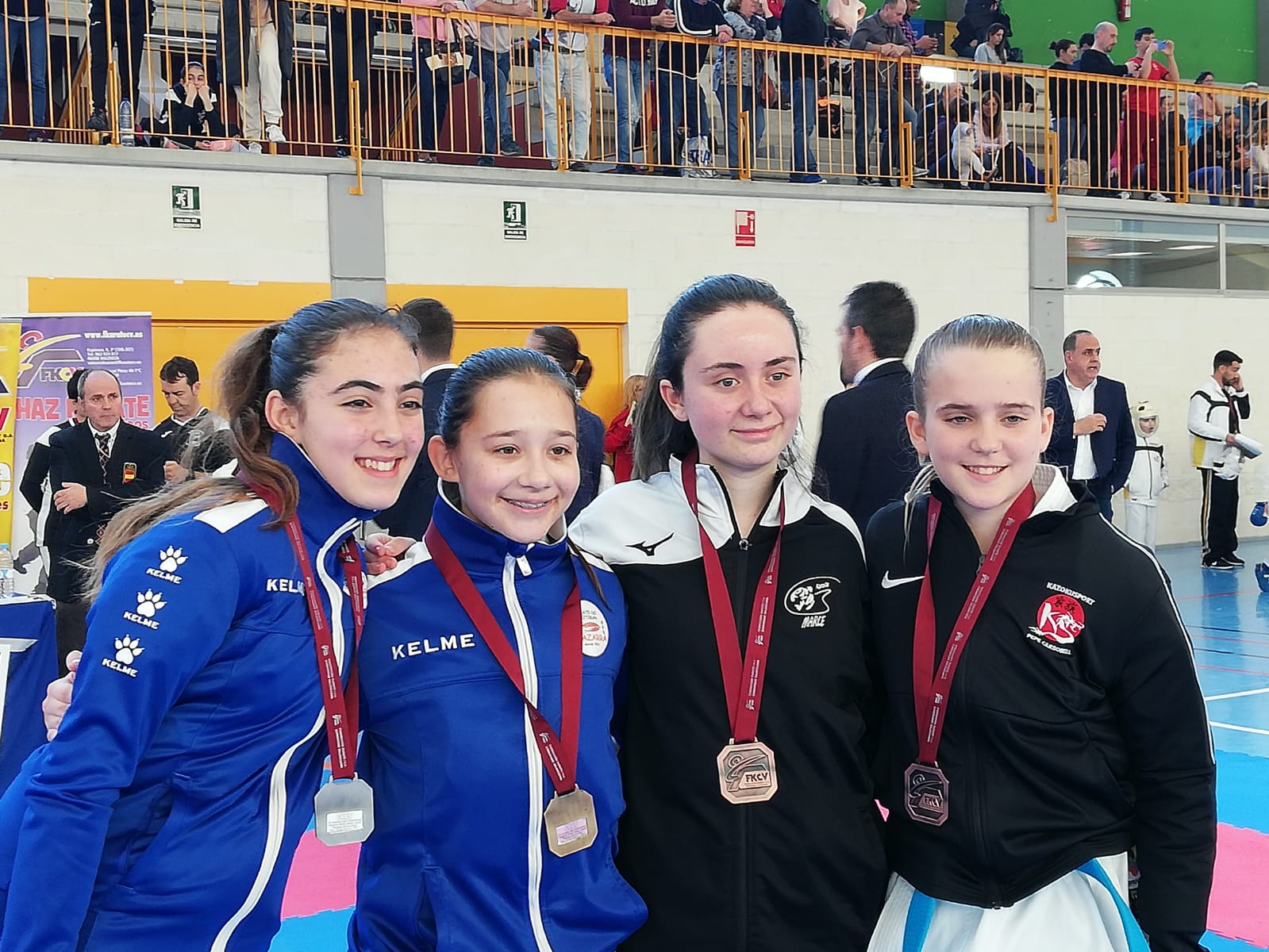 Trece medallas para el kárate ilicitano en la Liga Autonómica Trece medallas para el kárate ilicitano en la Liga Autonómica