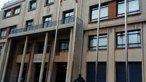 Esta mesura afecta a projectes de inversi&oacute; de fins els 80.000 euros en obres i els 35.000 en serveis. 