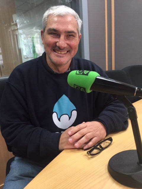 Pozos sin Fronteras abre una tienda solidaria de agua embotellada en cartón en Carrefour Alameda Pozos sin Fronteras abre una tienda solidaria de agua embotellada en cartón en Carrefour Alameda