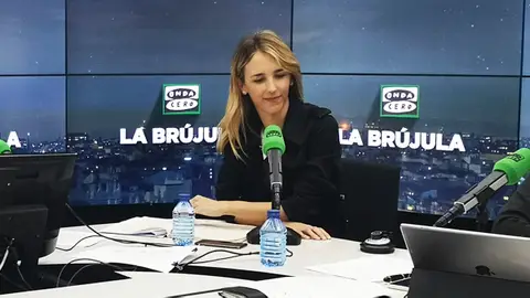 Cayetana Álvarez de Toledo en La Brújula con Juan Ramón Lucas Cayetana Álvarez de Toledo en La Brújula con Juan Ramón Lucas