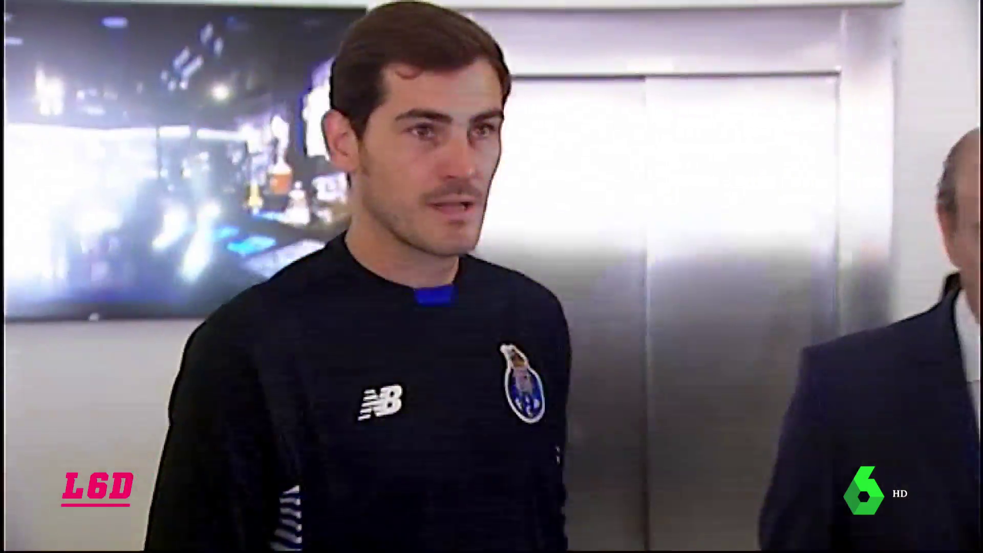 Casillas confirma que la Policía ha registrado su casa en Oporto: "La transparencia es uno de mis principios" Casillas confirma que la Policía ha registrado su casa en Oporto: "La transparencia es uno de mis principios"