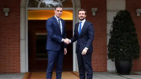 Pedro Sánchez y Pablo Iglesias se reúnen en Moncloa Pedro Sánchez y Pablo Iglesias se reúnen en Moncloa
