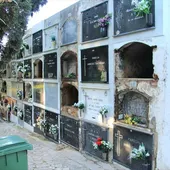 Nichos de un cementerio Nichos de un cementerio