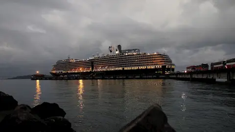 El crucero retenido en Camboya El crucero retenido en Camboya
