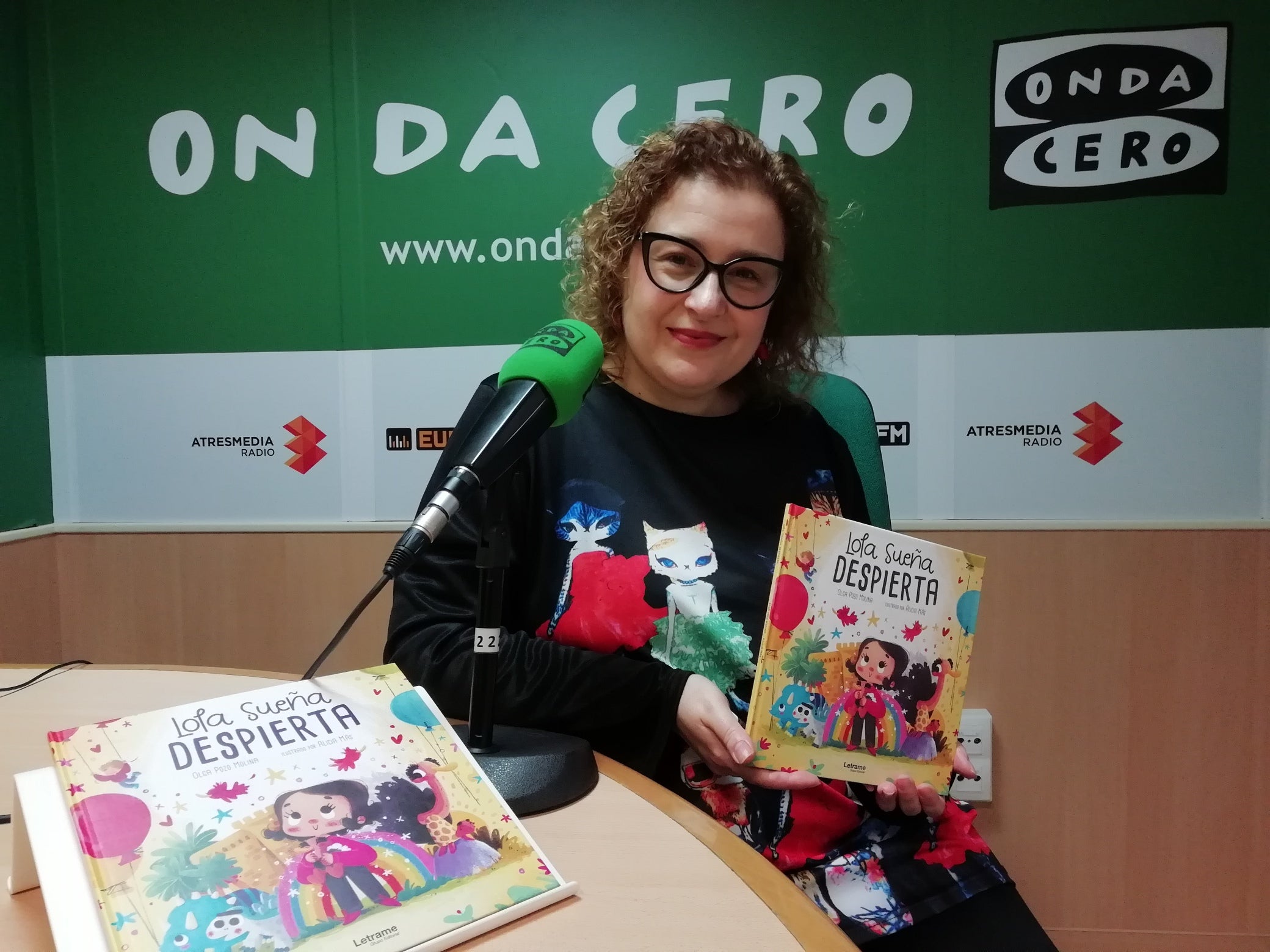 'Lola sueña despierta' primer libro infantil de la periodista ilicitana Olga Pozo 'Lola sueña despierta' primer libro infantil de la periodista ilicitana Olga Pozo