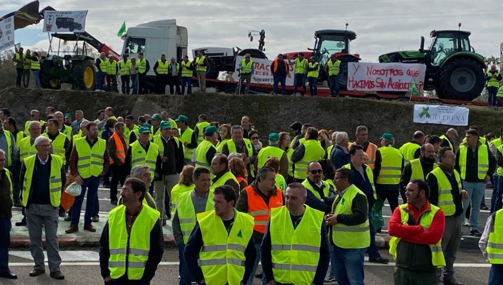 Los agricultores protestan en Extremadura