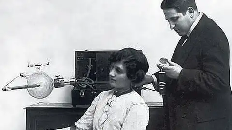 Mónico Sánchez fue el inventor del aparato portátil de rayos X Mónico Sánchez fue el inventor del aparato portátil de rayos X