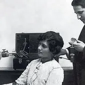 Mónico Sánchez fue el inventor del aparato portátil de rayos X Mónico Sánchez fue el inventor del aparato portátil de rayos X