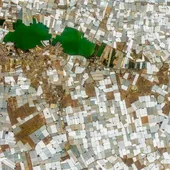El Ejido (Almería). Los invernaderos cubiertos de plásticos desde el satélite. Andalucía presenta los peores indicadores de España en renta per cápita, paro y esperanza de vida según el INE El Ejido (Almería). Los invernaderos cubiertos de plásticos desde el satélite. Andalucía presenta los peores indicadores de España en renta per cápita, paro y esperanza de vida según el INE