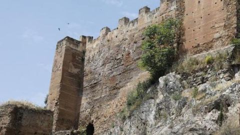 muralla c&aacute;ceres